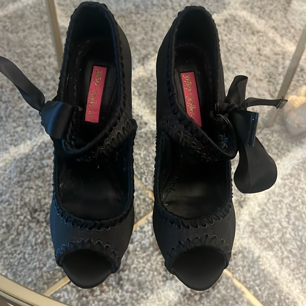 Vintage Betsey Johnson silk-like ribbon tie high heels